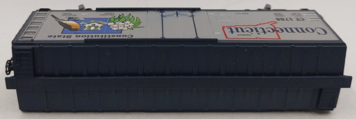 Micro-Trains 02100412 N Scale Connecticut State 40' Plug Door Boxcar #1788 LN