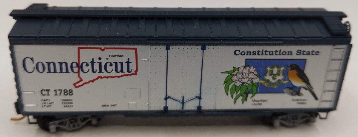 Micro-Trains 02100412 N Scale Connecticut State 40' Plug Door Boxcar #1788 LN