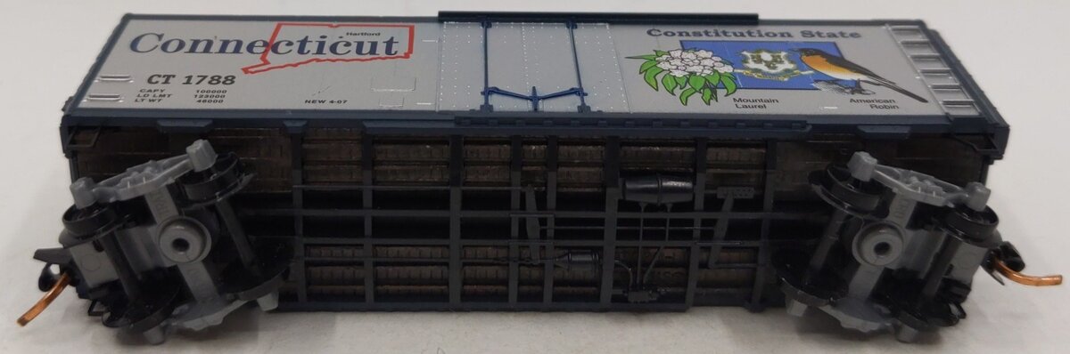 Micro-Trains 02100412 N Scale Connecticut State 40' Plug Door Boxcar #1788 LN