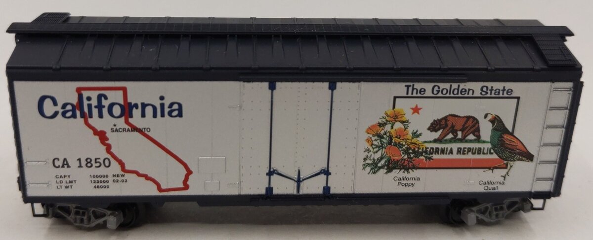 Micro-Trains 02100330 N California State 40' Standard Plug Door Boxcar #1850 LN