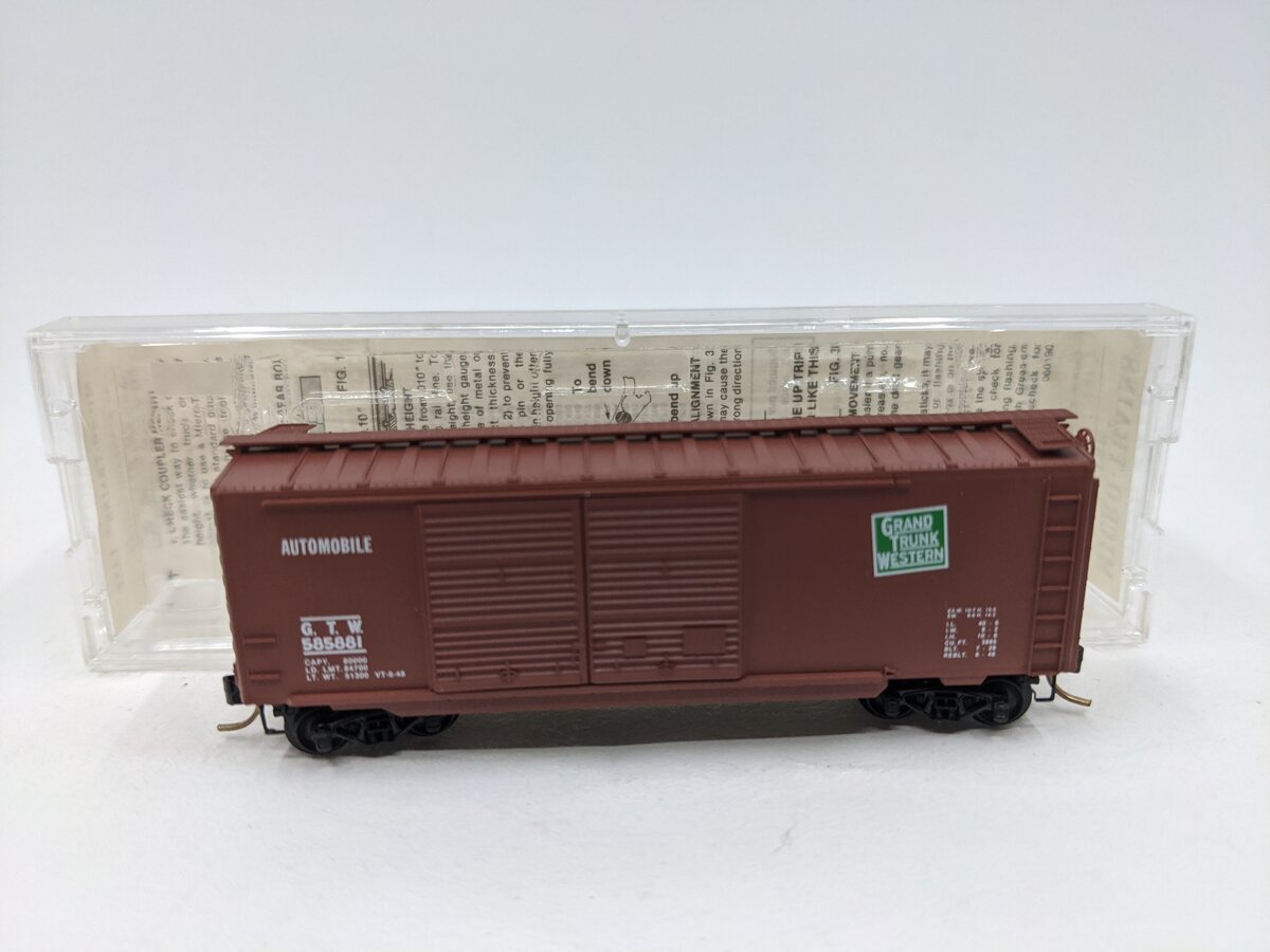 Micro-Trains 02300170 N Scale Grand Trunk Western 40' Double Door Boxcar #585881 EX/Box