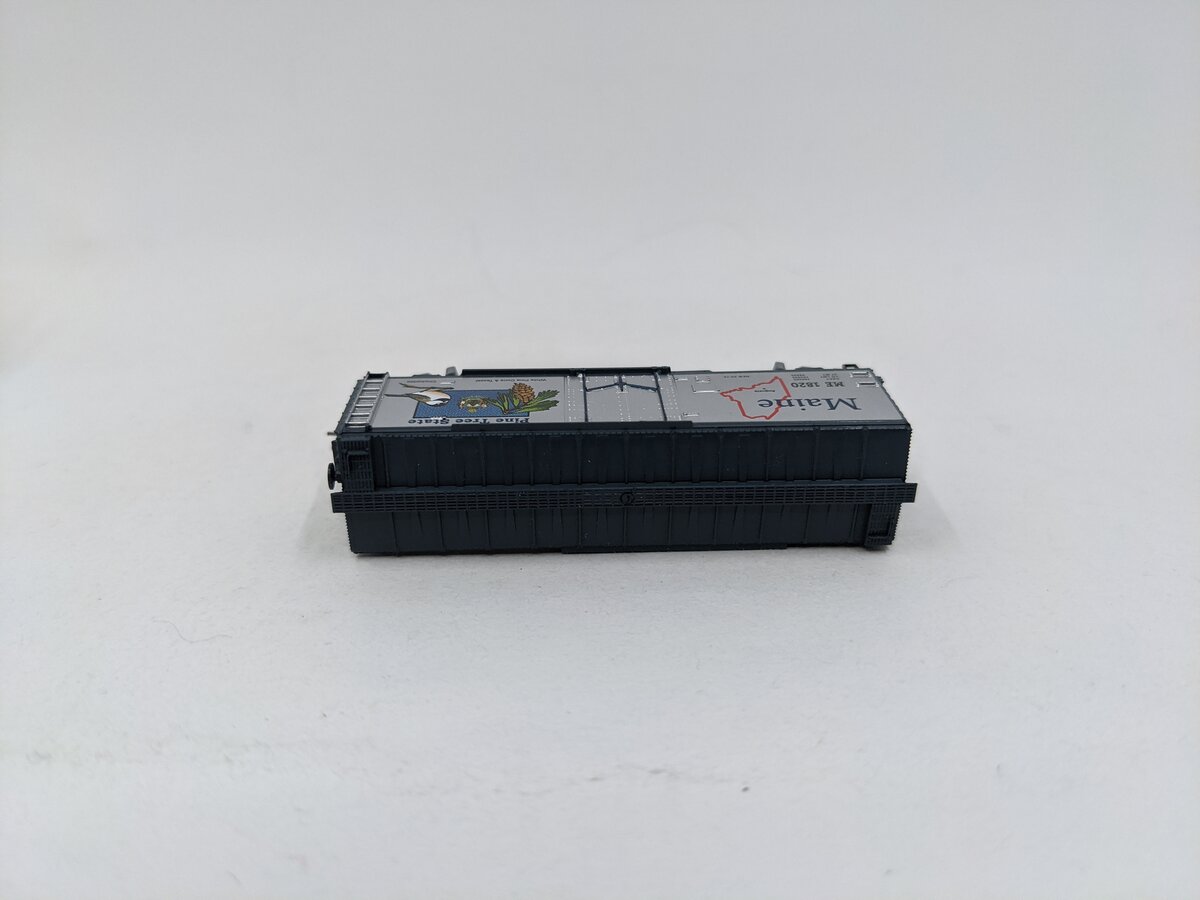 Micro-Trains 50200521 Z Maine State Car 40' Plug Door Box Car #1820 EX ...