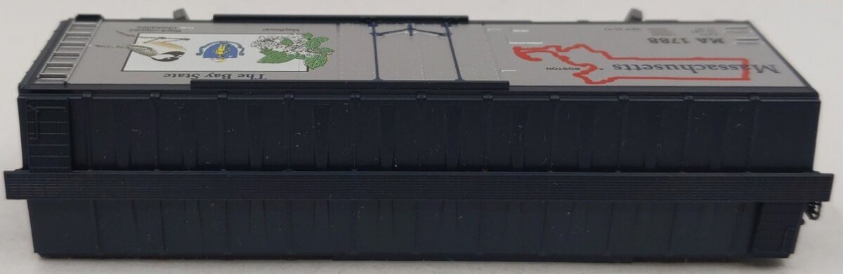Micro-Trains 02100370 N Scale Massachusetts 40' Standard Plug Door Boxcar #1788 LN