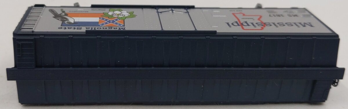 Micro-Trains 02100401 N Mississippi State 40' Standard Plug Door Boxcar #1817 LN