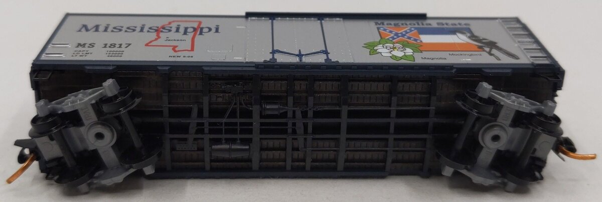 Micro-Trains 02100401 N Mississippi State 40' Standard Plug Door Boxcar #1817 LN