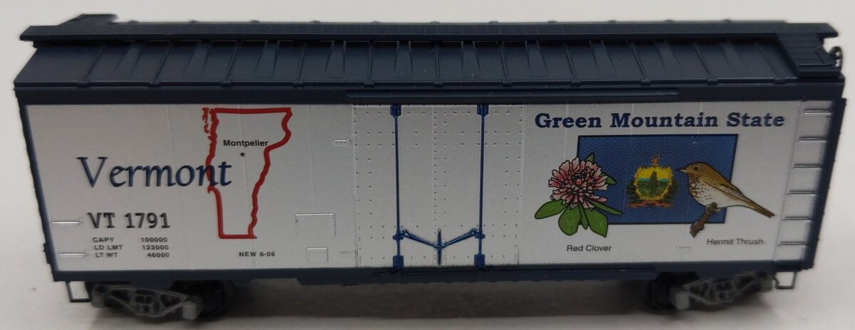Micro-Trains 02100402 N Scale Vermont State 40' Standard Plug Door Boxcar #1791 LN