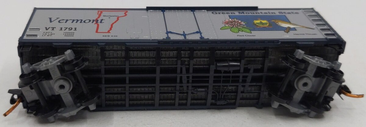 Micro-Trains 02100402 N Scale Vermont State 40' Standard Plug Door Boxcar #1791 LN