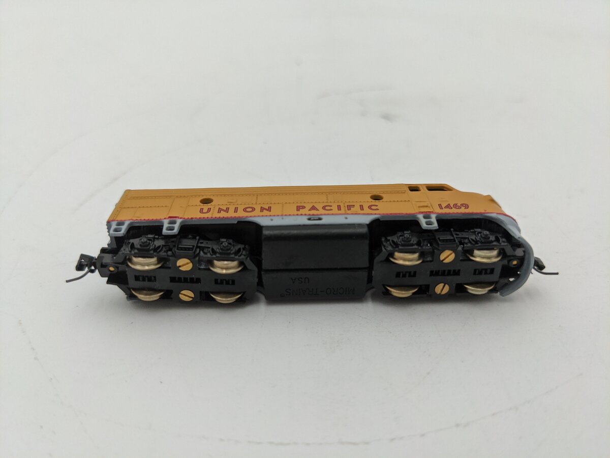 Micro-Trains 98001010 Z Scale UP Powered F-7 A Unit Diesel #1469 EX/Box