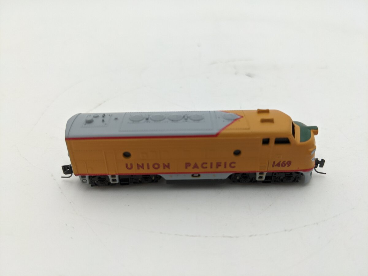 Micro-Trains 98001010 Z Scale UP Powered F-7 A Unit Diesel #1469 EX/Box