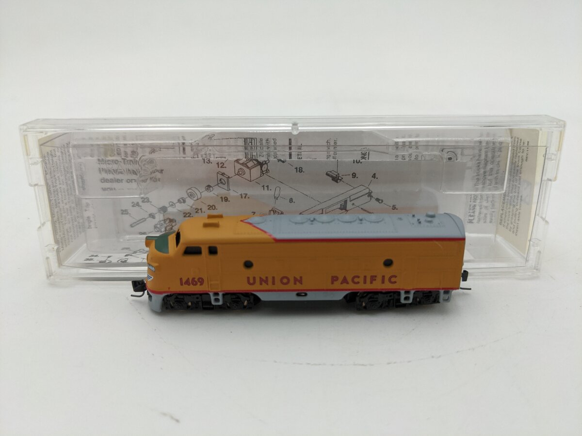 Micro-Trains 98001010 Z Scale UP Powered F-7 A Unit Diesel #1469 EX/Box