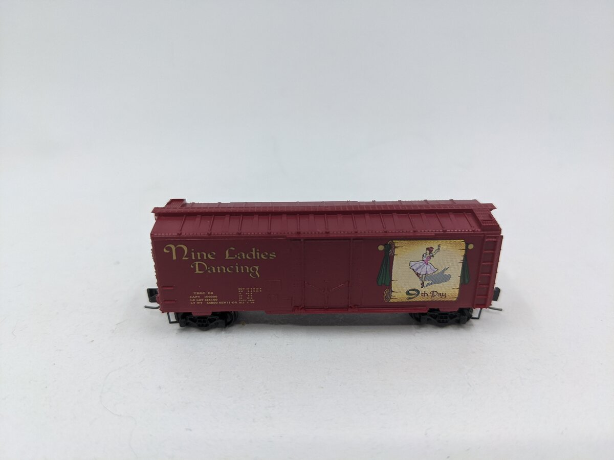 Micro-Trains 50200390 Z 9th Day Nine Ladies Dancing 40' Plug Door Box Car #09 EX/Box