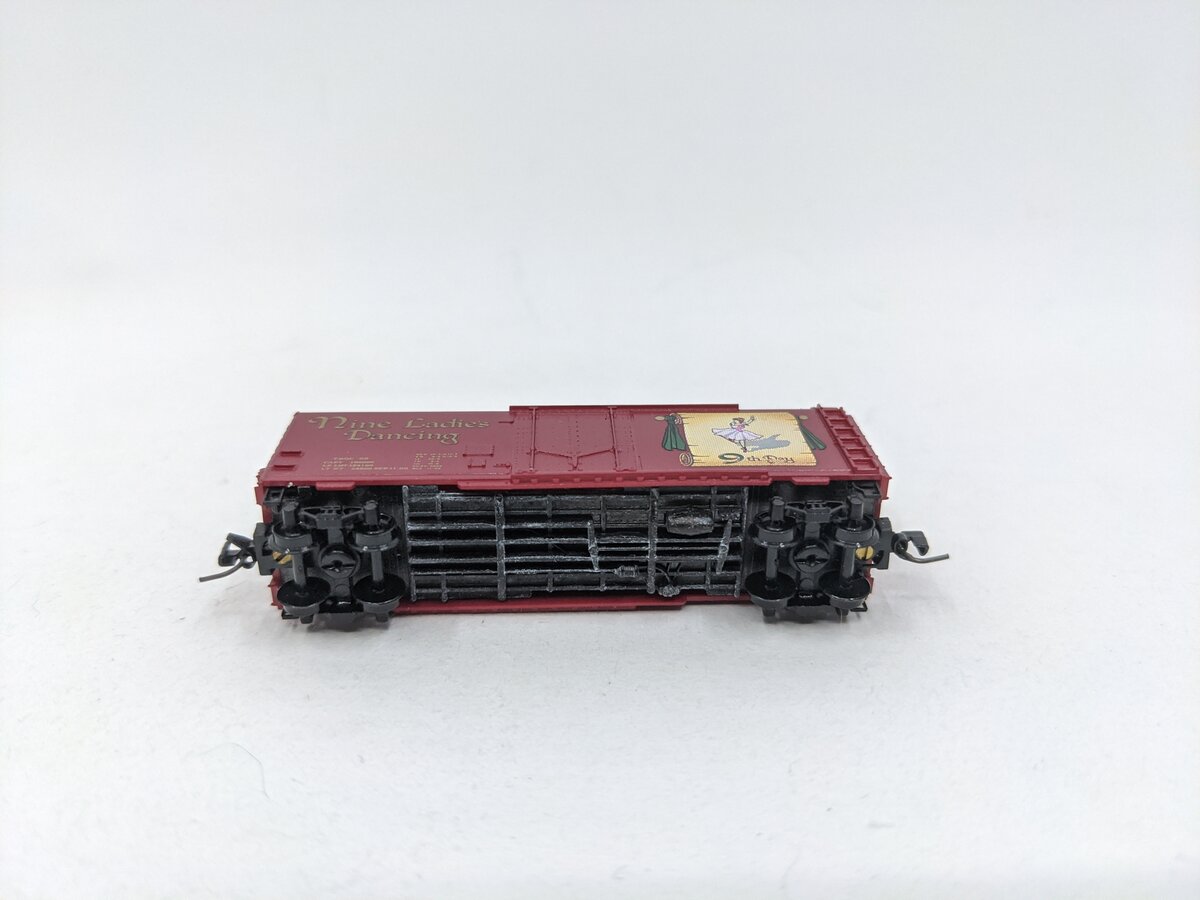 Micro-Trains 50200390 Z 9th Day Nine Ladies Dancing 40' Plug Door Box Car #09 EX/Box