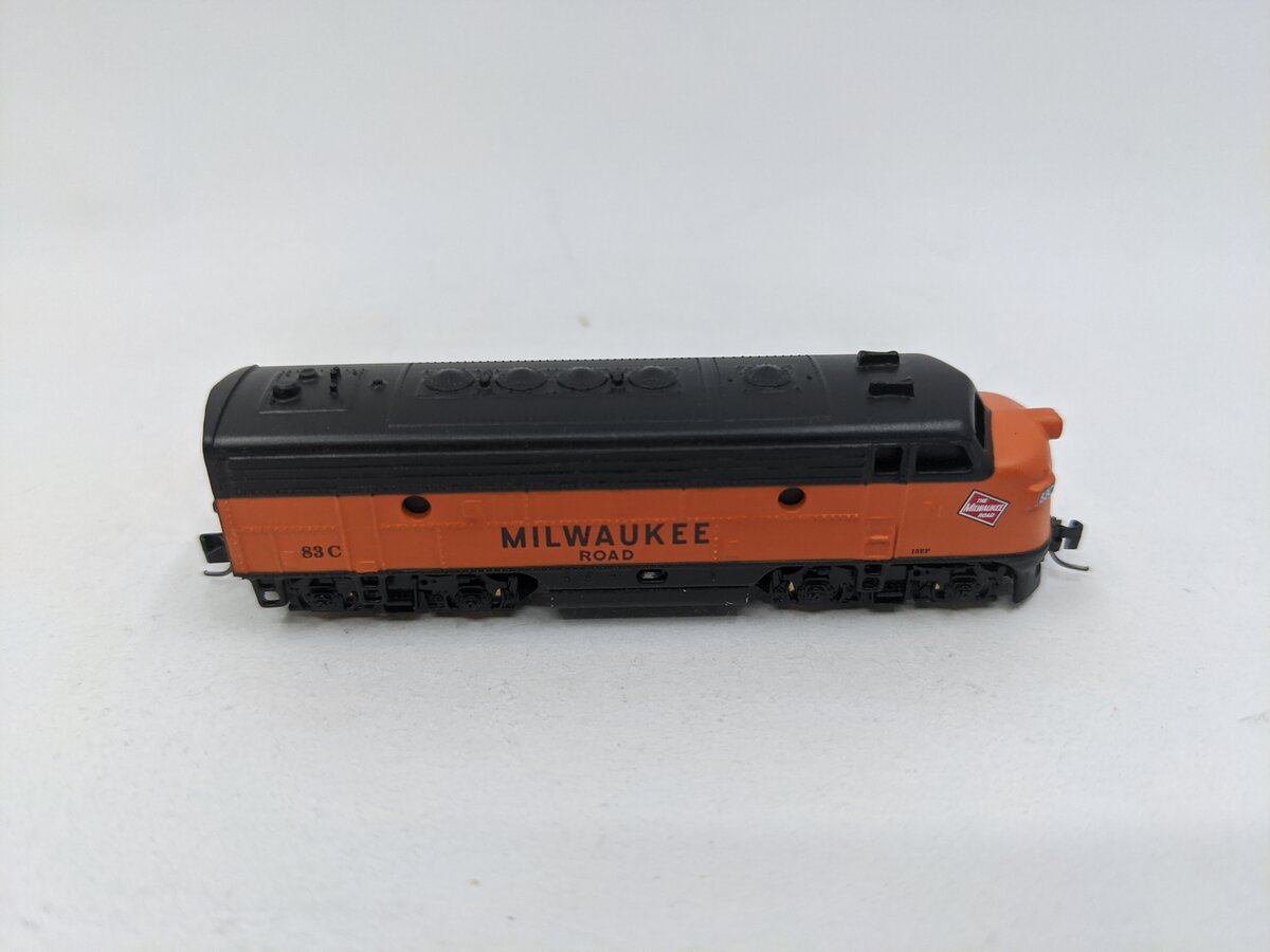 Micro-Trains 14014-2 Z Scale The Milwaukee Road F7 Locomotive #83C EX/Box