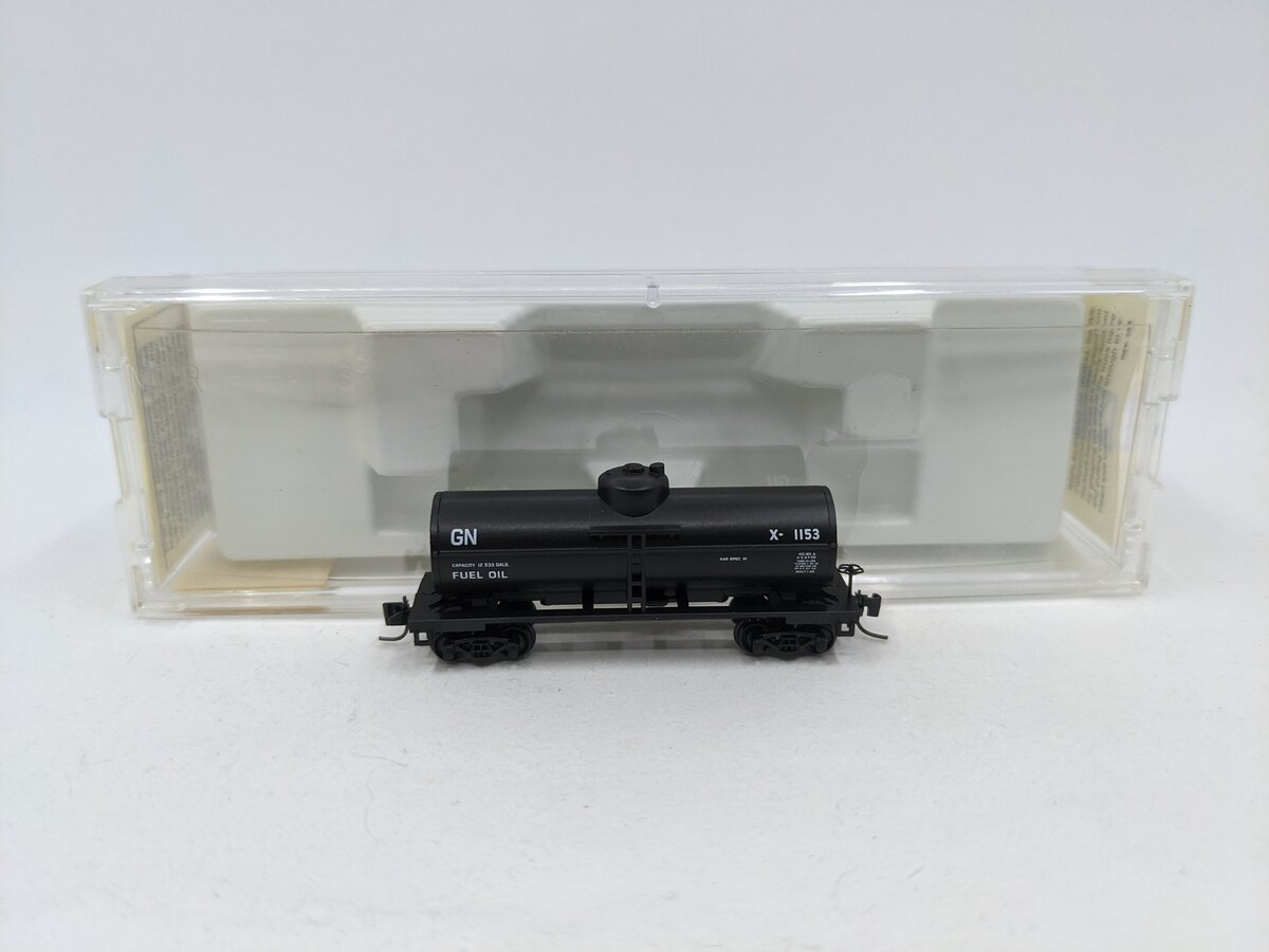 Micro-Trains 14417-2 Z Scale Great Northern 39" Dome Tank Car #X-1153 LN/Box