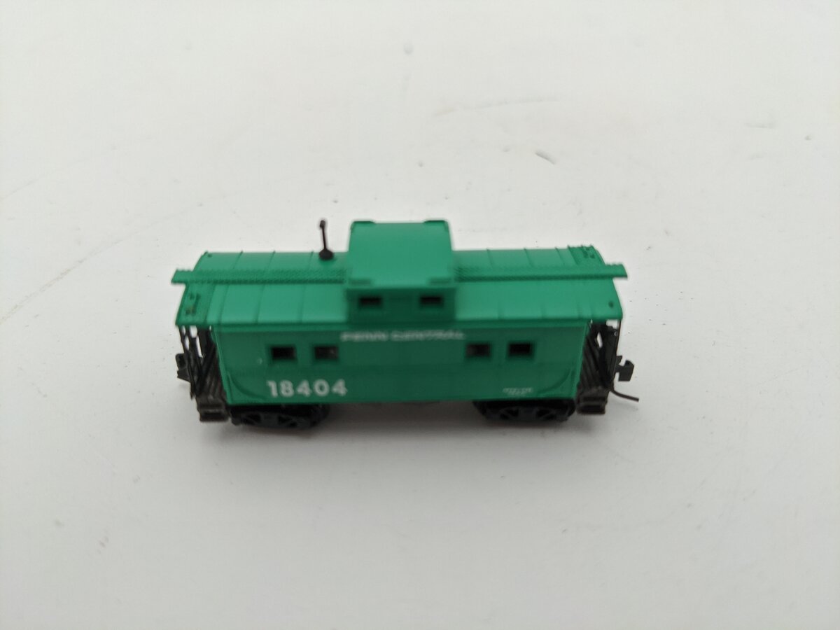 Micro-Trains 14706-2 Z Scale Penn Central Caboose # 18404 EX/Box