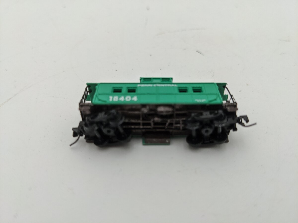 Micro-Trains 14706-2 Z Scale Penn Central Caboose # 18404 EX/Box