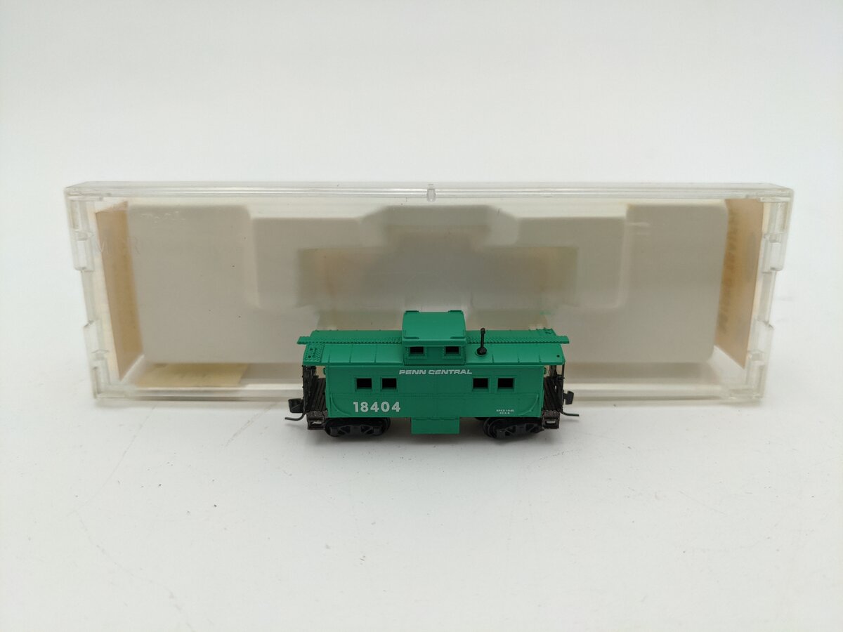 Micro-Trains 14706-2 Z Scale Penn Central Caboose # 18404 EX/Box