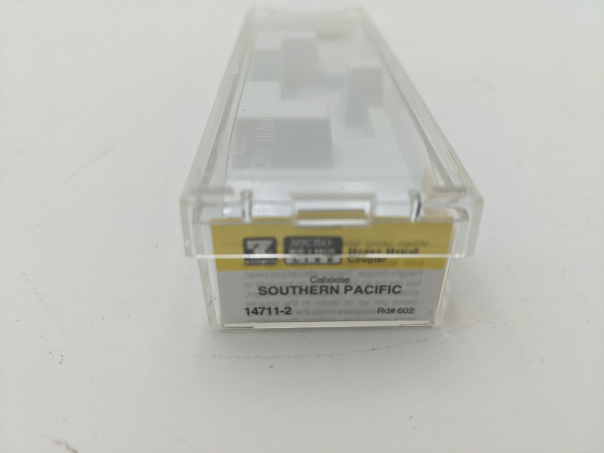 Micro-Trains 14711-2 Z Scale Southern Pacific Caboose #602 EX/Box
