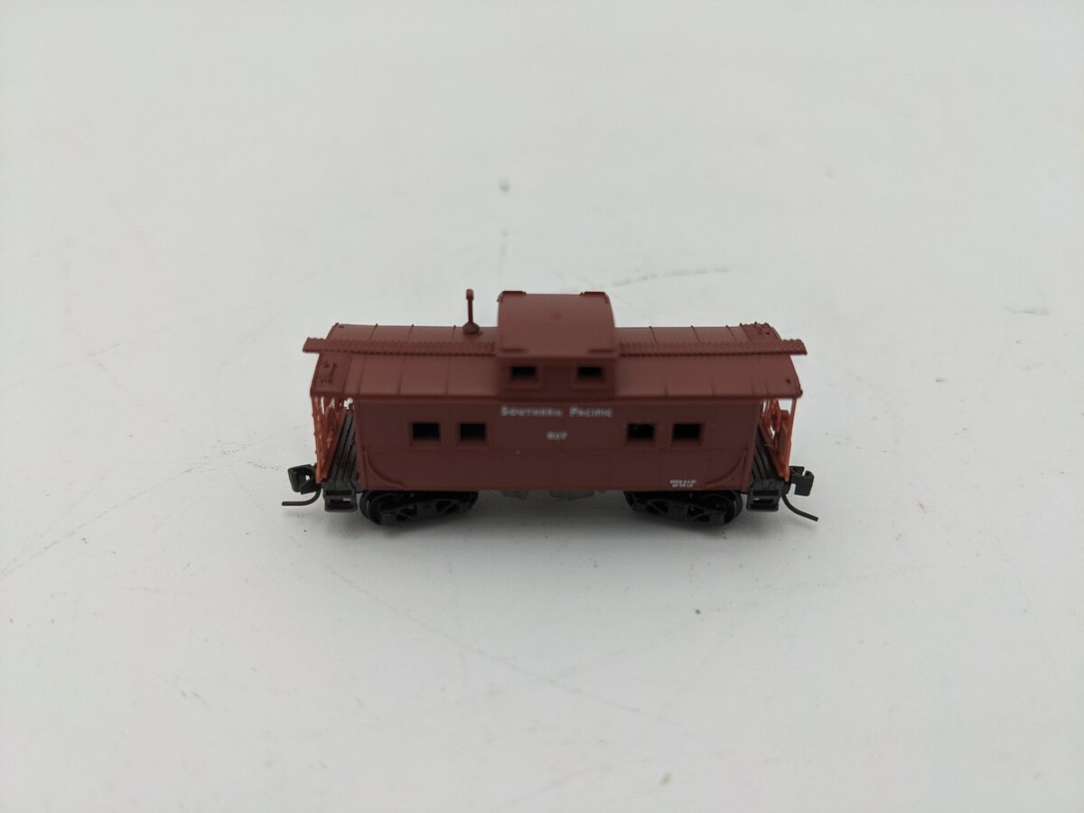 Micro-Trains 14711-2 Z Scale Southern Pacific Caboose #607 EX/Box