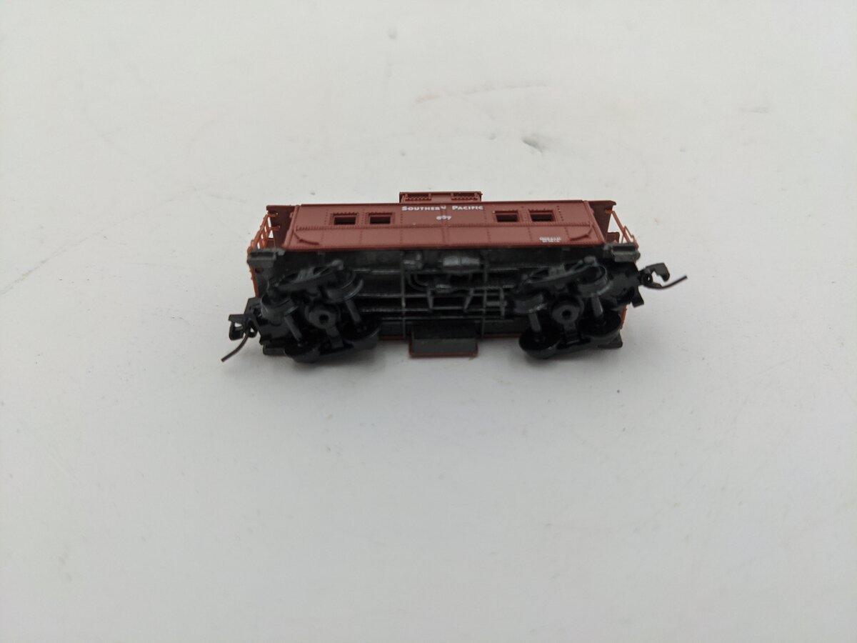 Micro-Trains 14711-2 Z Scale Southern Pacific Caboose #607 EX/Box
