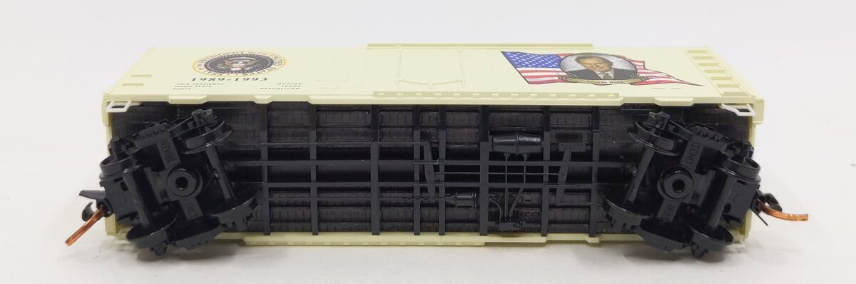 Micro-Trains 07400128 N George H. W. Bush 40' Plug Door Boxcar #1989-1993 EX/Box