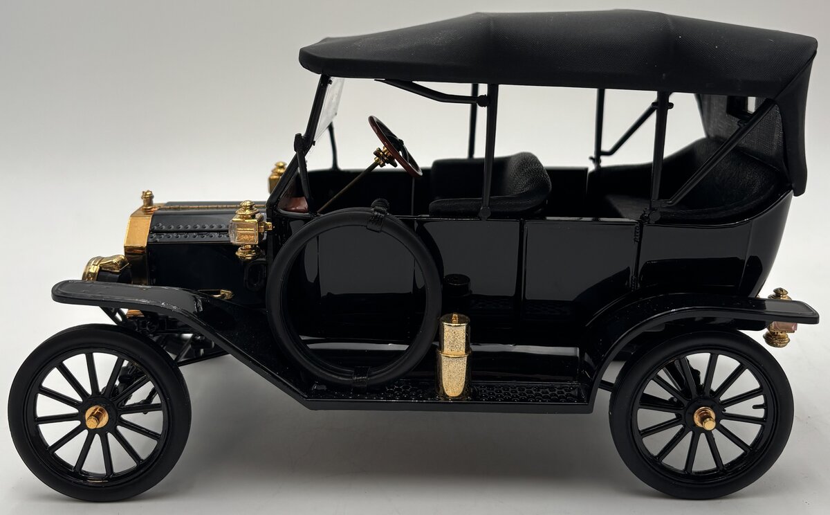Franklin Mint B11SB49 1:16 1913 Ford Model T in Black EX