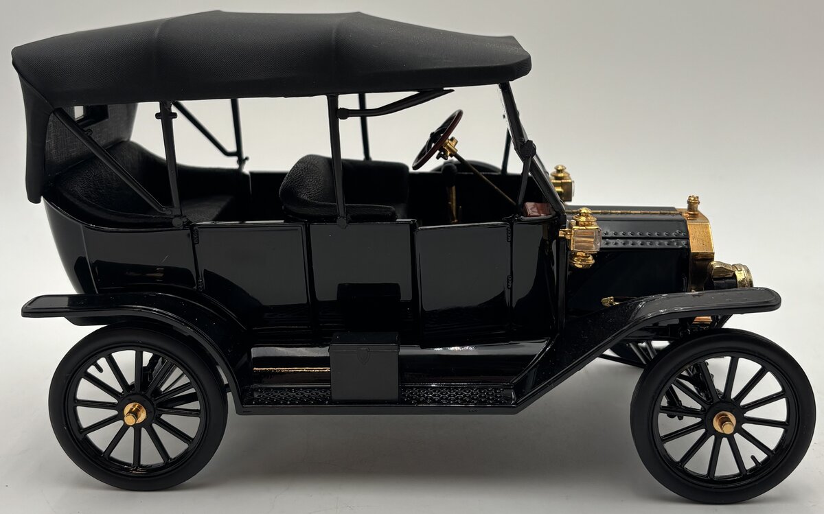 Franklin Mint B11SB49 1:16 1913 Ford Model T in Black EX