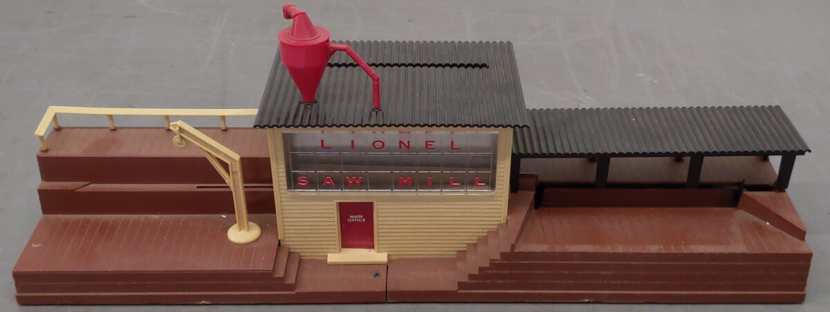 Lionel 6-12873 O Operating Sawmill with Brown Base EX/Box