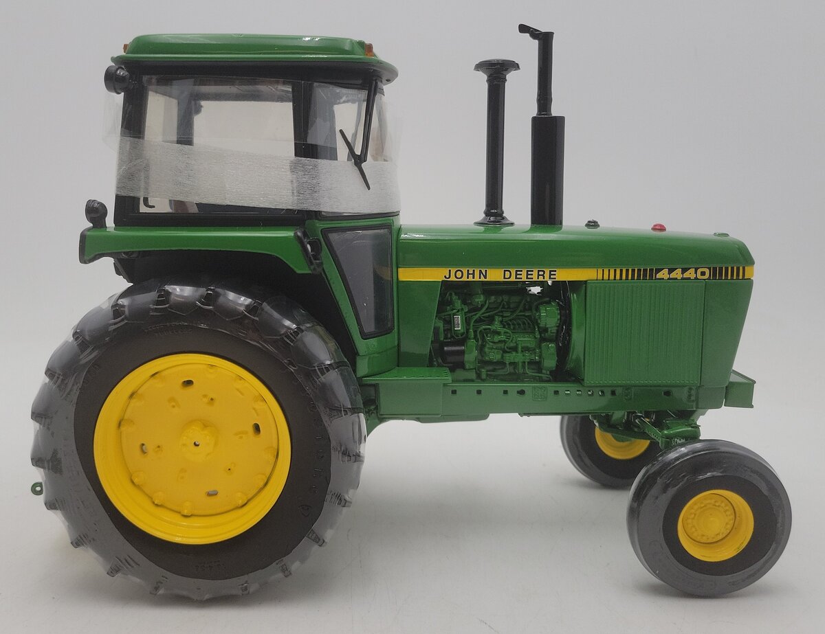 Precision Classics 15700 1:16 Scale Diecast 4440 John Deere Tractor EX/Box