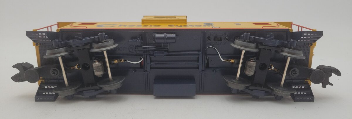 Lionel 6-17639 O Gauge Chessie System Extended Vision Smoking Caboose #3322 EX/Box