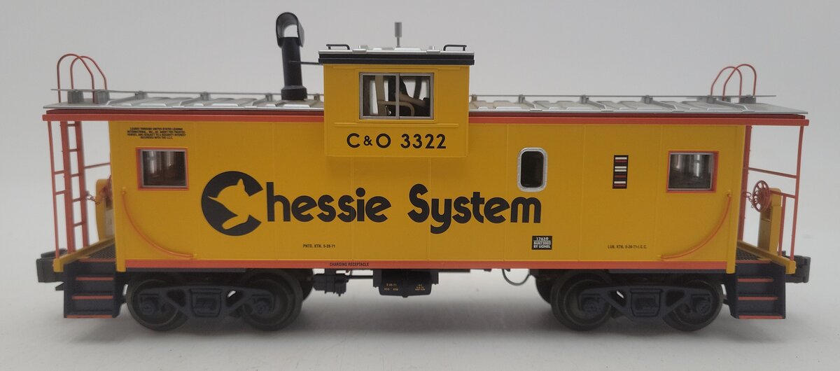 Lionel 6-17639 O Gauge Chessie System Extended Vision Smoking Caboose #3322 EX/Box
