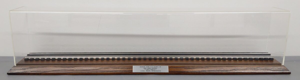 Lionel 6-18005 O NYC 4-6-4 700E Hudson Steam & Tender #5340 w/ Display Case EX/Box