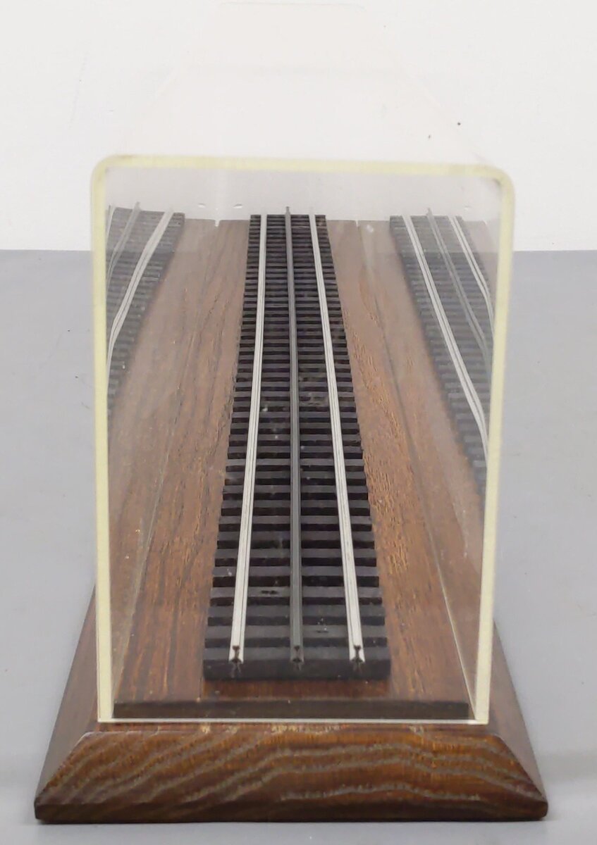 Lionel 6-18005 O NYC 4-6-4 700E Hudson Steam & Tender #5340 w/ Display Case EX/Box