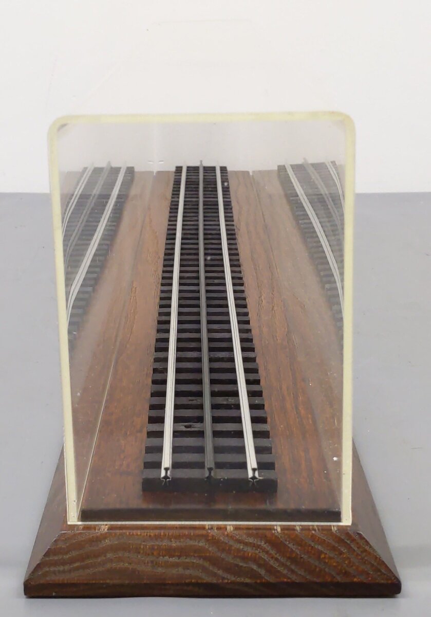 Lionel 6-18005 O NYC 4-6-4 700E Hudson Steam & Tender #5340 w/ Display Case EX/Box