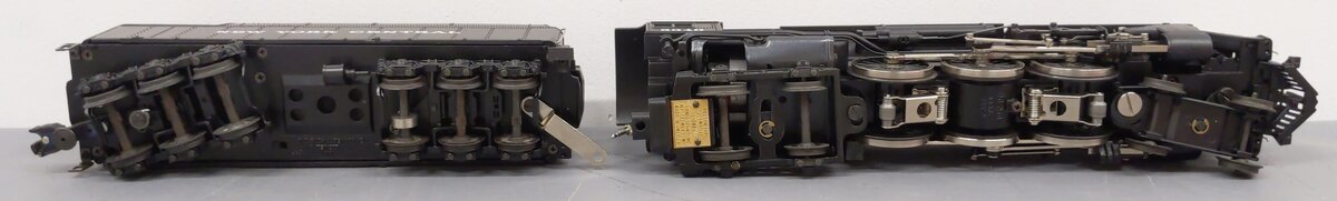 Lionel 6-18005 O NYC 4-6-4 700E Hudson Steam & Tender #5340 w/ Display Case EX/Box