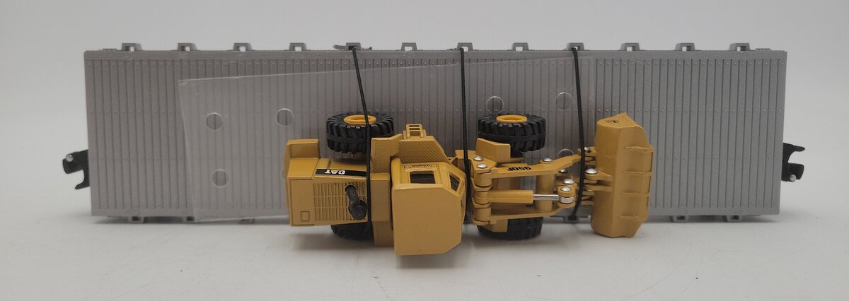 Lionel 6-17517 O Gauge Western Pacific Flatcar #9823 w/Ertl Caterpiller Loader EX/Box