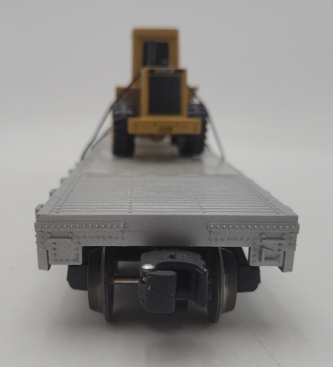 Lionel 6-17517 O Gauge Western Pacific Flatcar #9823 w/Ertl Caterpiller Loader EX/Box