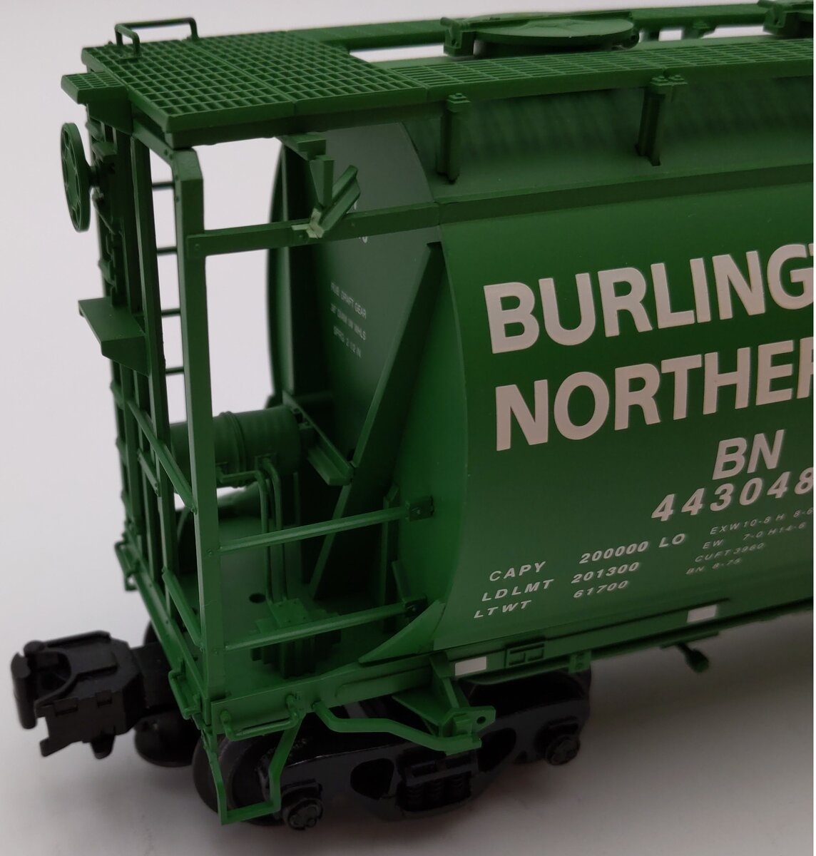 Atlas 6331-1 O Burlington Northern ACF 6-Bay Cylindrical Hopper #443048 (3Rail) EX/Box