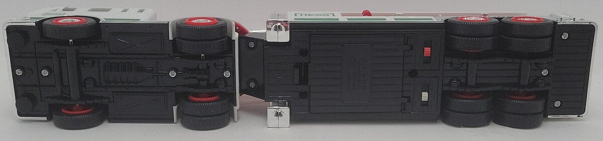 Hess 2000 Plastic Fire Truck w/Heavy Duty Extension Ladder EX/Box