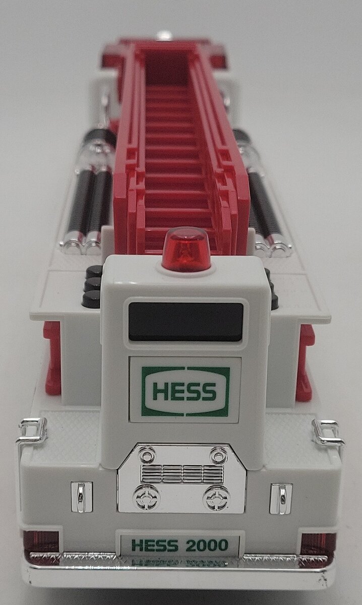 Hess 2000 Plastic Fire Truck w/Heavy Duty Extension Ladder EX/Box