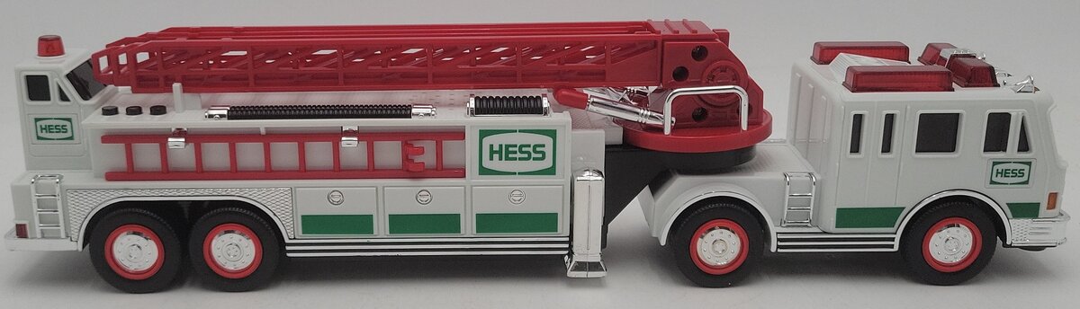 Hess 2000 Plastic Fire Truck w/Heavy Duty Extension Ladder EX/Box