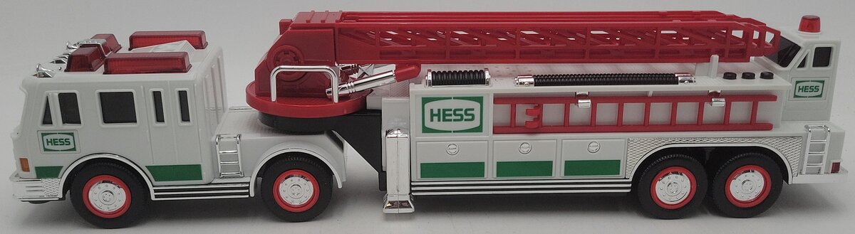 Hess 2000 Plastic Fire Truck w/Heavy Duty Extension Ladder EX/Box