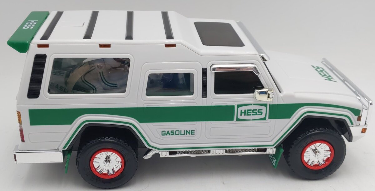 Hess 2004 Diecast Sport Utility Vehicle w/Motorcycles EX/Box