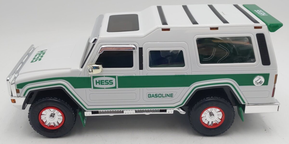 Hess 2004 Diecast Sport Utility Vehicle w/Motorcycles EX/Box