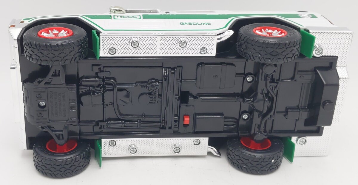 Hess 2004 Diecast Sport Utility Vehicle w/Motorcycles EX/Box