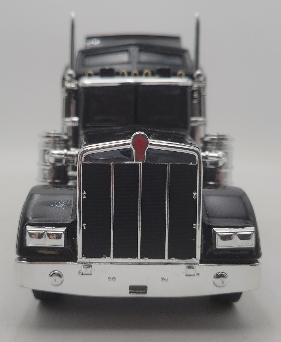 New-Ray 1:32 Scale Diecast Shell Tanker EX