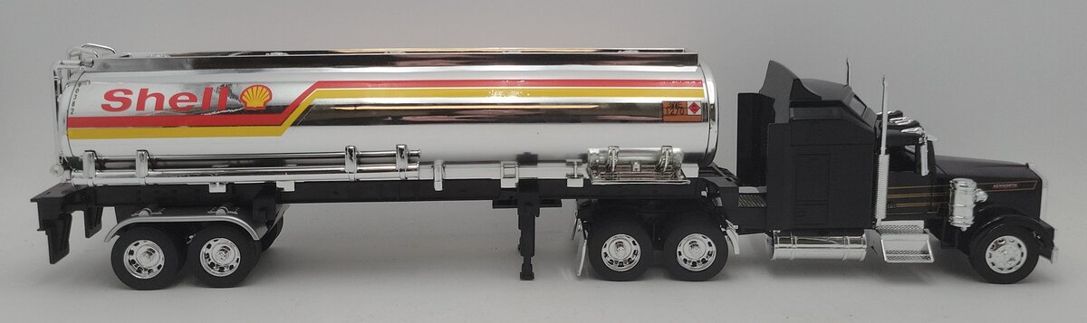 New-Ray 1:32 Scale Diecast Shell Tanker EX