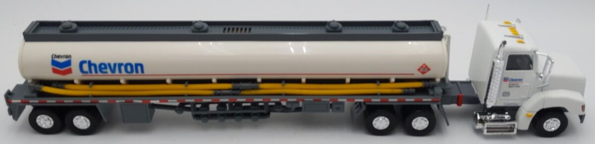 Chicago Model International Chevron 2001 Limited Edition Toy Tanker Truck EX/Box