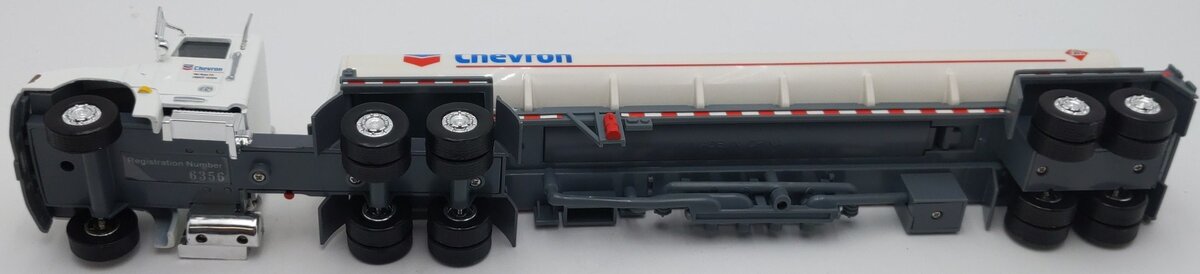 Chicago Model International Chevron 2001 Limited Edition Toy Tanker Truck EX/Box