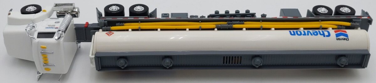 Chicago Model International Chevron 2001 Limited Edition Toy Tanker Truck EX/Box